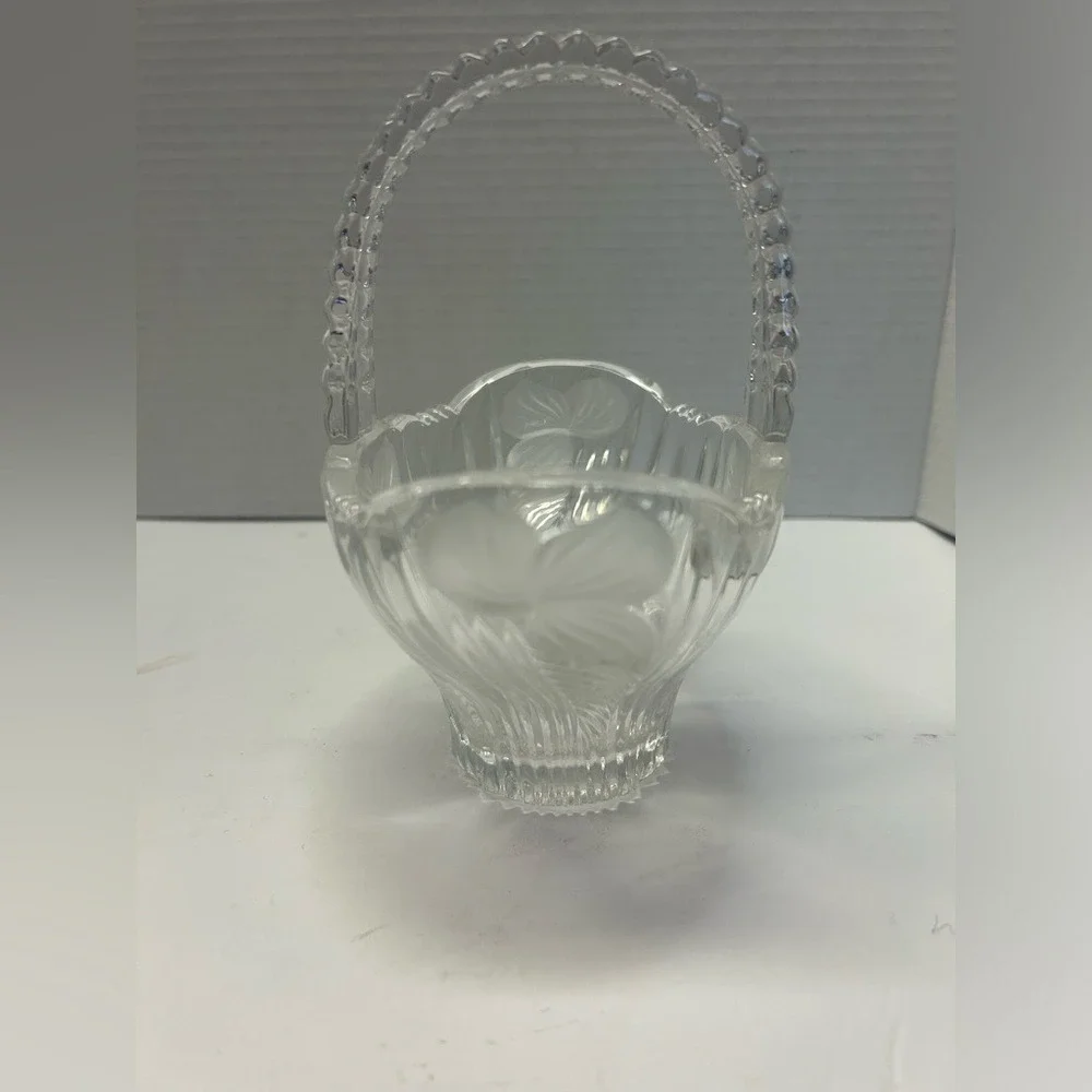 Vintage Crystal Basket‎ with Handle Clear Glass Candy Dish Vanity Decor